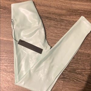 Carbon 38 Mint Leggings!
